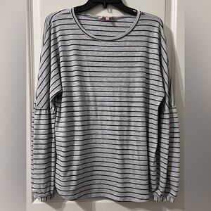 Juicy Couture- Gray Striped Bubble Sleeve Top